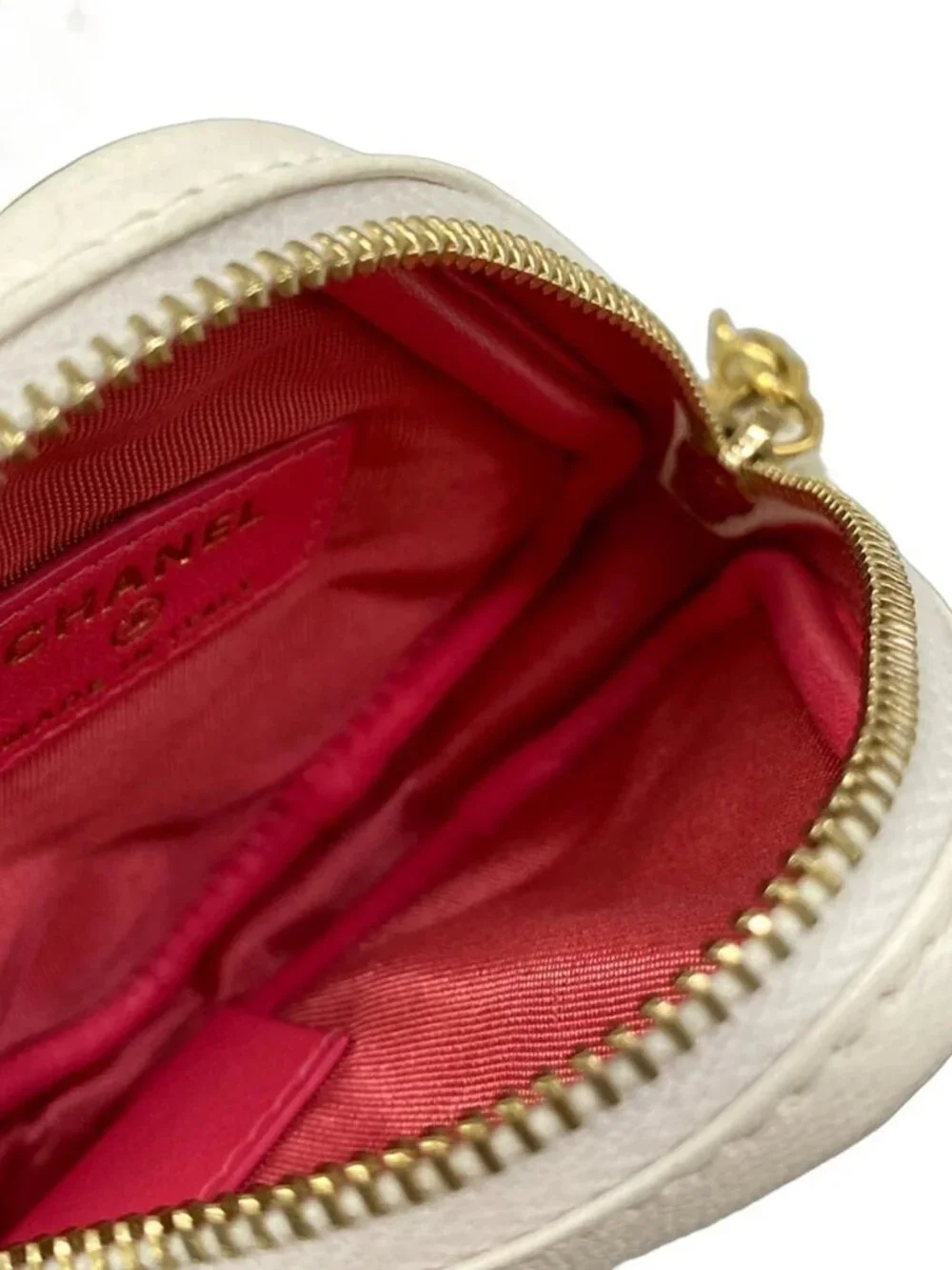 CHANEL Matelasse White Lambskin Shoulder Bag gold hardware